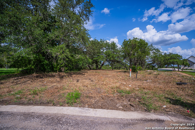 Listing photo id 34 for 13402 Lucas Cir