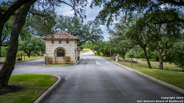 Listing photo id 35 for 13402 Lucas Cir