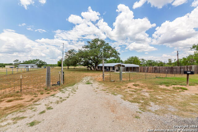 Listing photo id 18 for 1797 County Road 1660