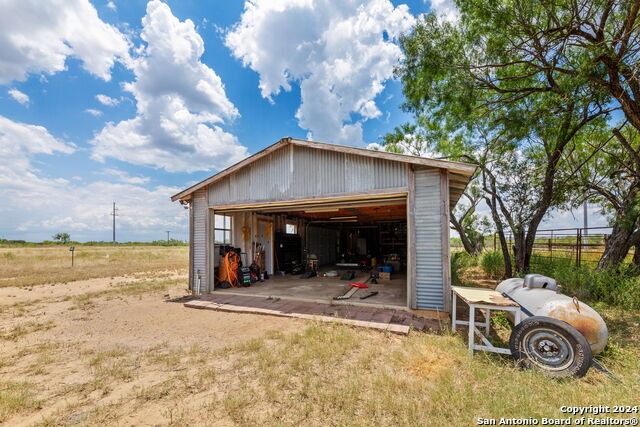 Listing photo id 21 for 1797 County Road 1660