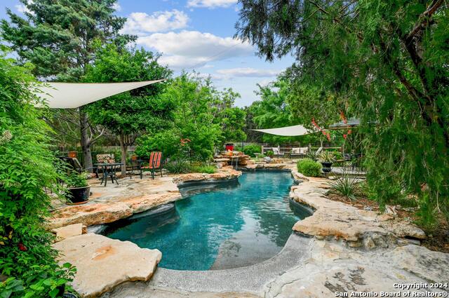 Details for 800 Mountain Crest, Wimberley, TX 78676