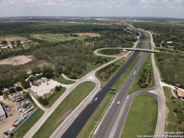 Image 3 of 6 For 13901 Interstate 35 S