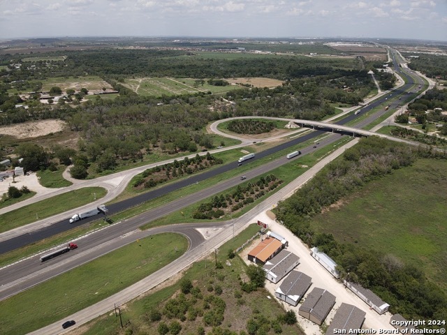 Image 4 of 6 For 13901 Interstate 35 S