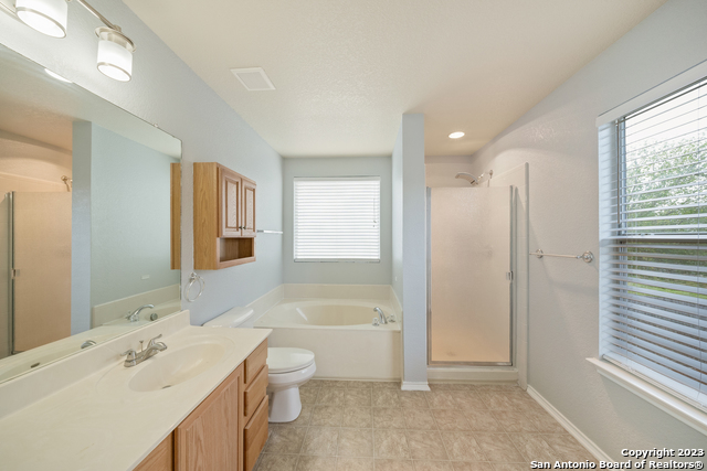 Listing photo id 25 for 2527 Butterfly Bay