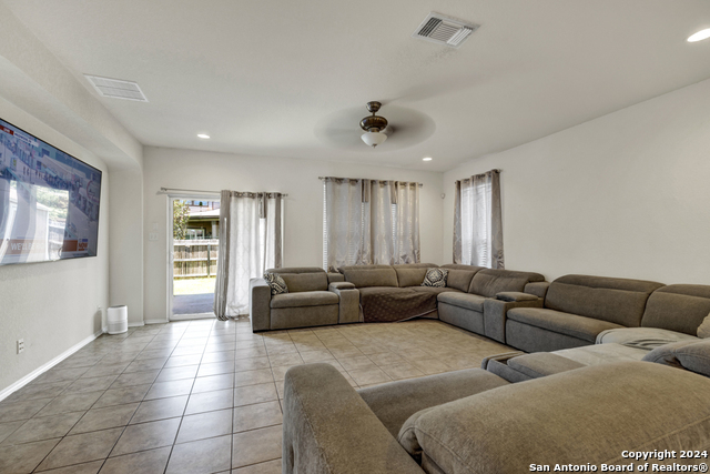 Image 16 of 39 For 1441 Cutler Bay