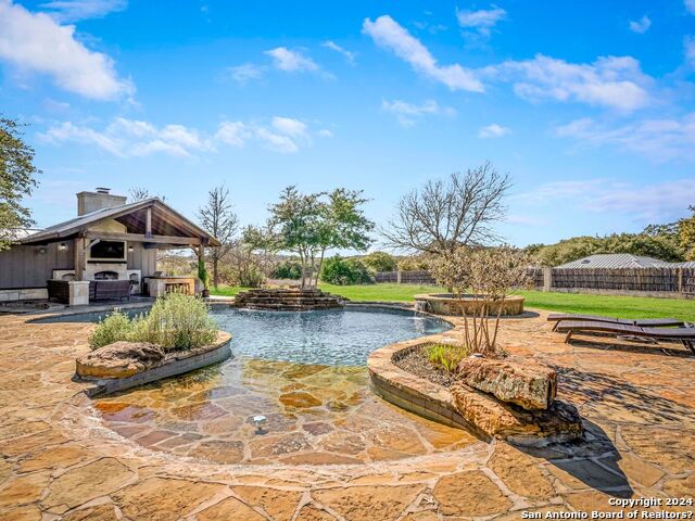 Details for 116 Dove Crest Dr, Boerne, TX 78006