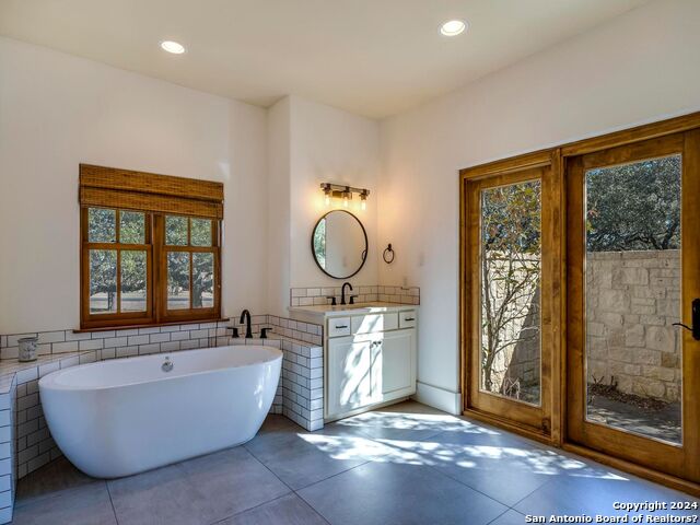 Listing photo id 21 for 116 Dove Crest Dr