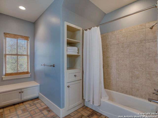 Listing photo id 27 for 116 Dove Crest Dr