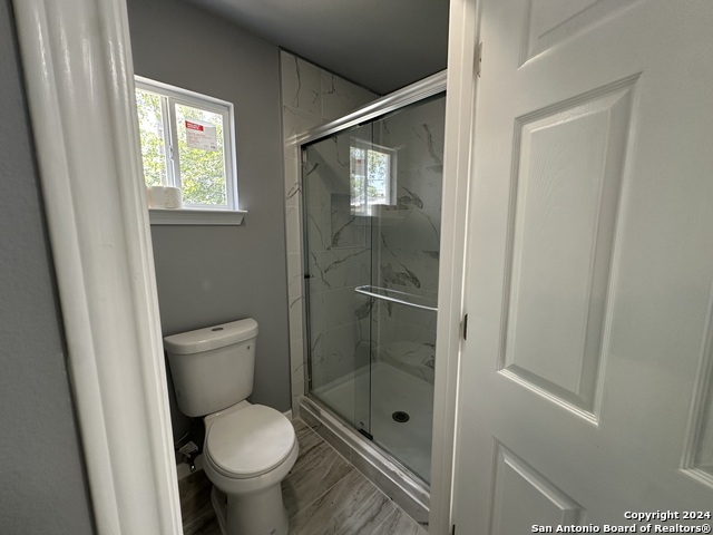 Listing photo id 8 for 222 Harcourt Ave