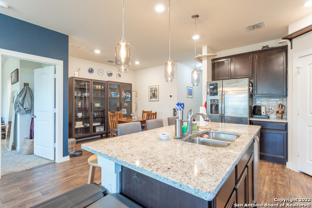 Listing photo id 0 for 10512 Penelope Way