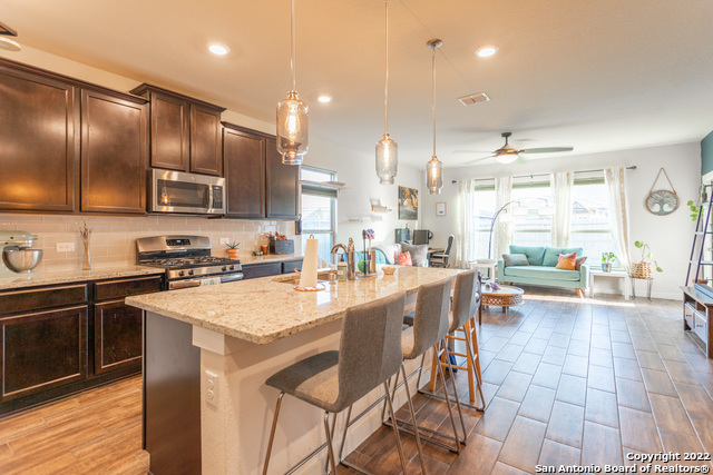 Listing photo id 1 for 10512 Penelope Way