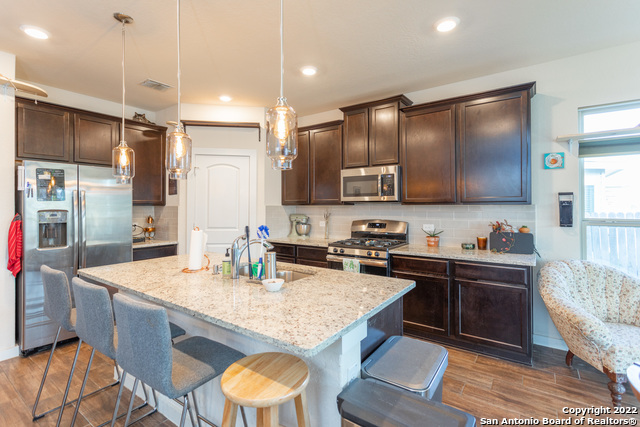 Listing photo id 2 for 10512 Penelope Way