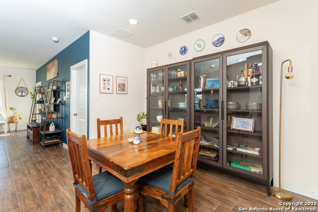 Listing photo id 3 for 10512 Penelope Way