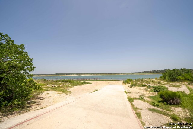 Listing photo id 15 for 1616 Blueridge Dr