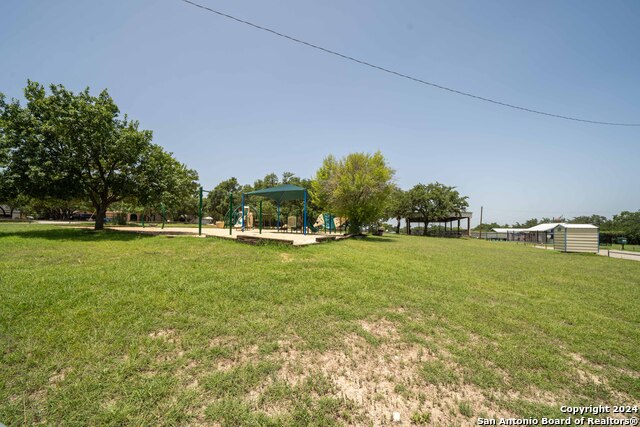Listing photo id 16 for 1616 Blueridge Dr