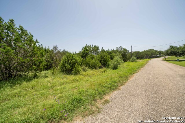 Listing photo id 2 for 1616 Blueridge Dr