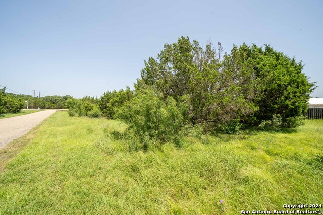 Listing photo id 4 for 1616 Blueridge Dr