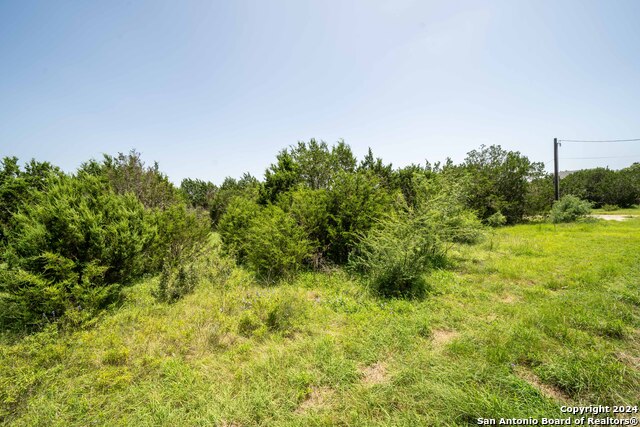 Listing photo id 7 for 1616 Blueridge Dr