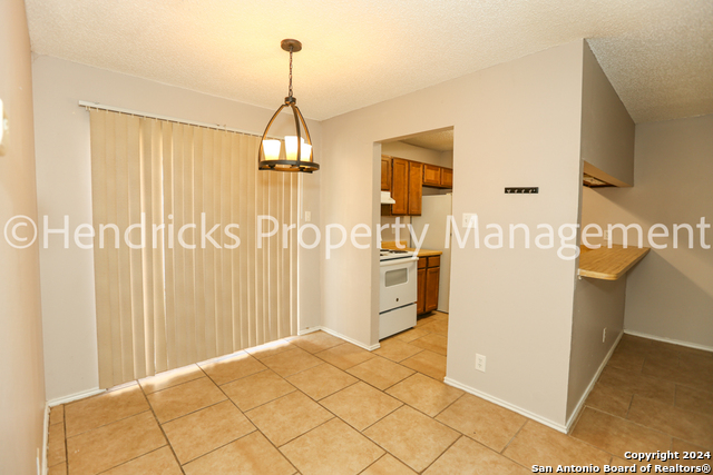 Image 4 of 18 For 8808 Meadow Range St