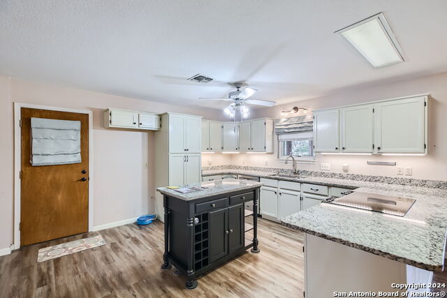 Listing photo id 9 for 9103 Cool Ridge Cir