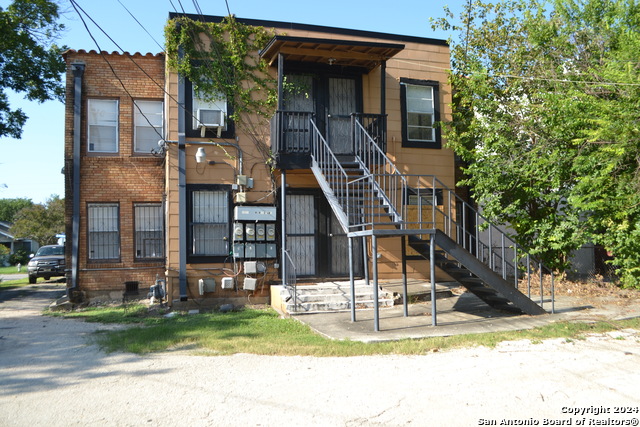 Image 3 of 20 For 1505 Woodlawn Ave W