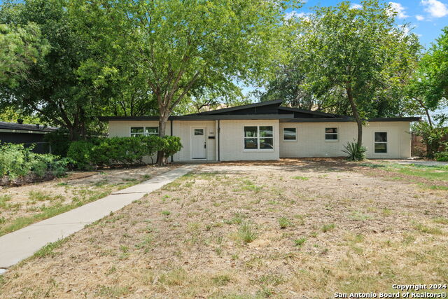 Image 1 of 32 For 160 Dalehurst Dr