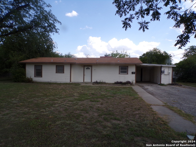 Details for 241 Pecan St, Uvalde, TX 78801