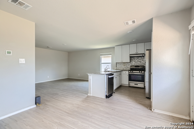 Listing photo id 8 for 5343 Forbs Ln