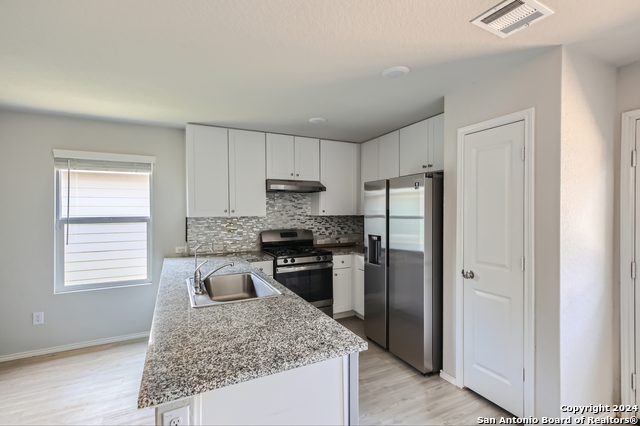 Listing photo id 11 for 5343 Forbs Ln