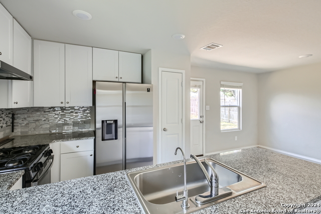 Listing photo id 15 for 5343 Forbs Ln
