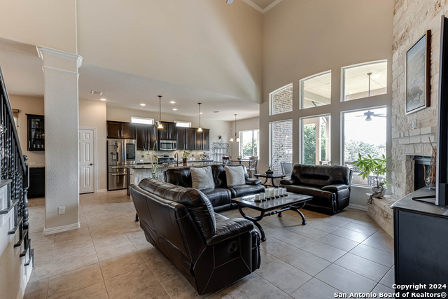 Image 12 of 39 For 24130 Viento Oaks