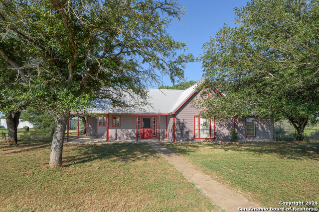 Details for 553 Warncke Rd, La Vernia, TX 78121