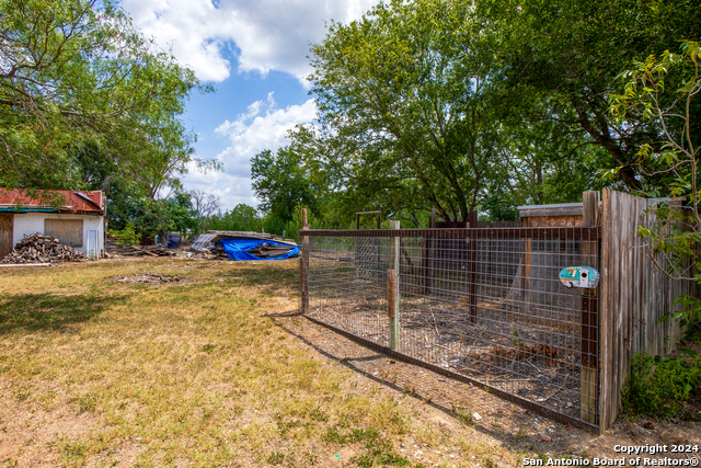 Details for 111 Bexar  , Elmendorf, TX 78112