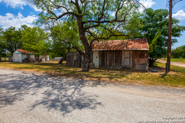 Image 8 of 8 For 111 Bexar  