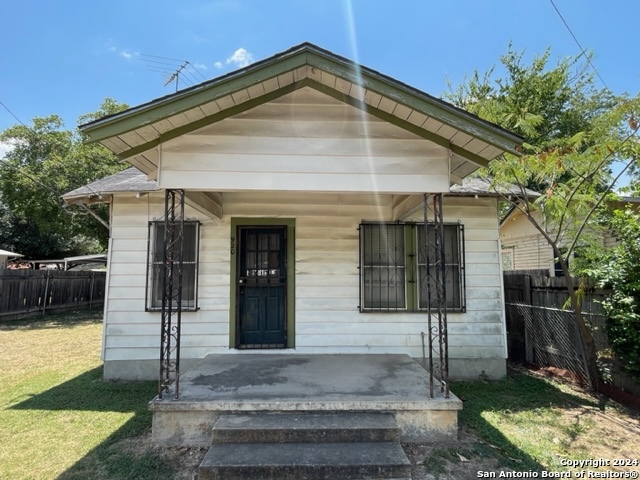 Details for 920 Saldana St, San Antonio, TX 78225