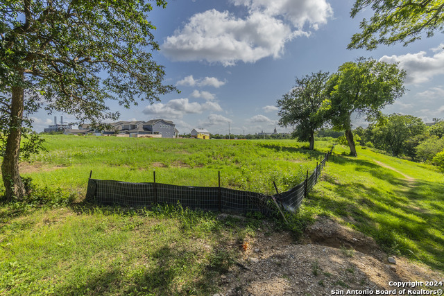 Image 10 of 12 For 769 Comal Creek Trail