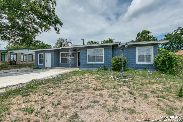 Details for 3115 Hillcrest Dr, San Antonio, TX 78201