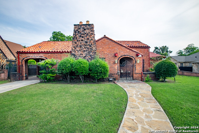 Details for 2150 W Summit Ave, San Antonio, TX 78201