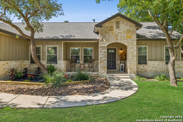 Details for 112 Glenn Oaks Dr, Boerne, TX 78006