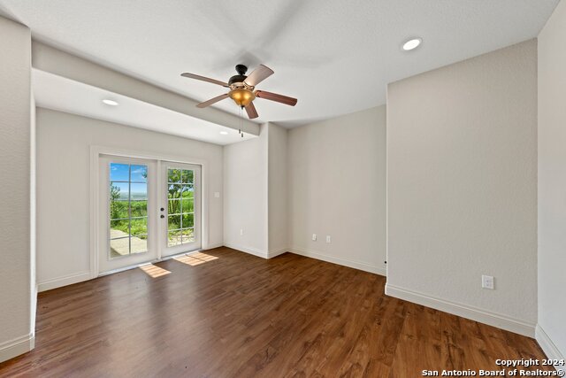 Image 23 of 42 For 230 Waggoman Dr.