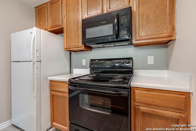 Image 10 of 21 For 4803 Hamilton Wolfe Rd  714