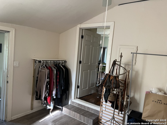 Image 23 of 30 For 221 Lovera Blvd S