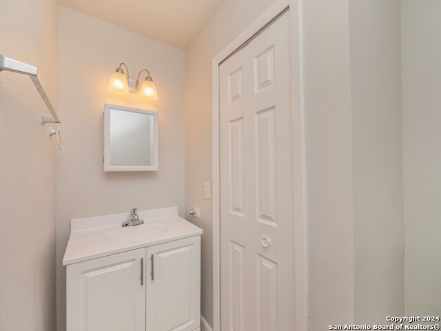 Image 11 of 25 For 743 Clearview Dr