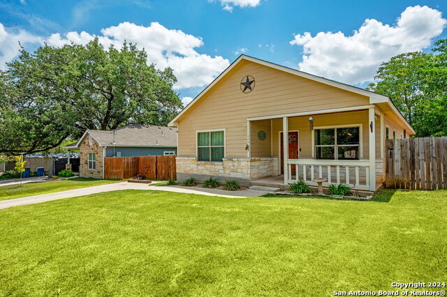 Details for 419 Hunt St W, Pleasanton, TX 78064