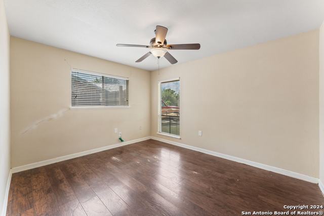 Image 16 of 34 For 11914 Los Cerros St