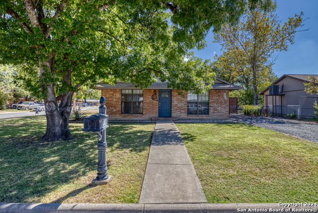 Details for 470 Crisp St N, Uvalde, TX 78801