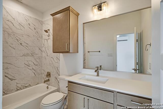 Image 19 of 23 For 1735 Gramercy Pl Unit 201 W