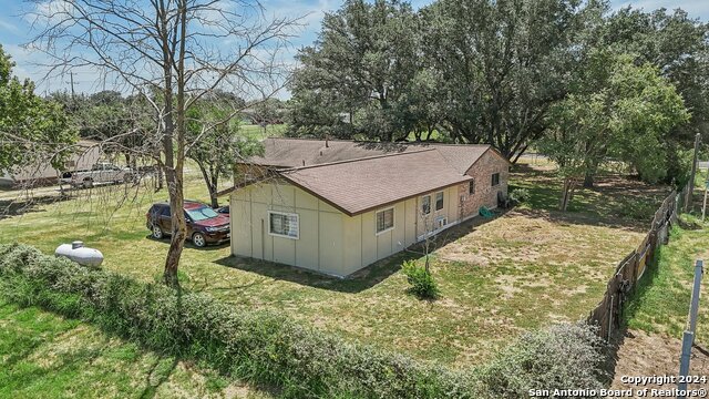 Listing photo id 41 for 3257 And 3275 Hardy Rd