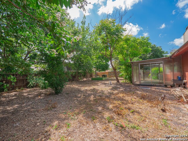 Image 21 of 25 For 8724 Tamarind St