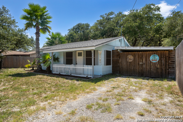 Details for 713 Kossuth St. N, Rockport, TX 78382